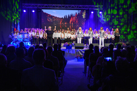 Občinski Praznik 25'-53_Dinamitke in združeni otroški pevski zbori